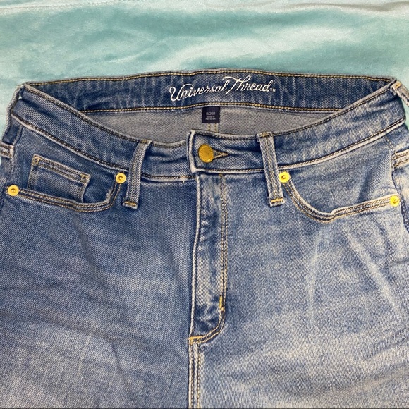 Universal Thread Blue Jeans - Picture 3 of 5